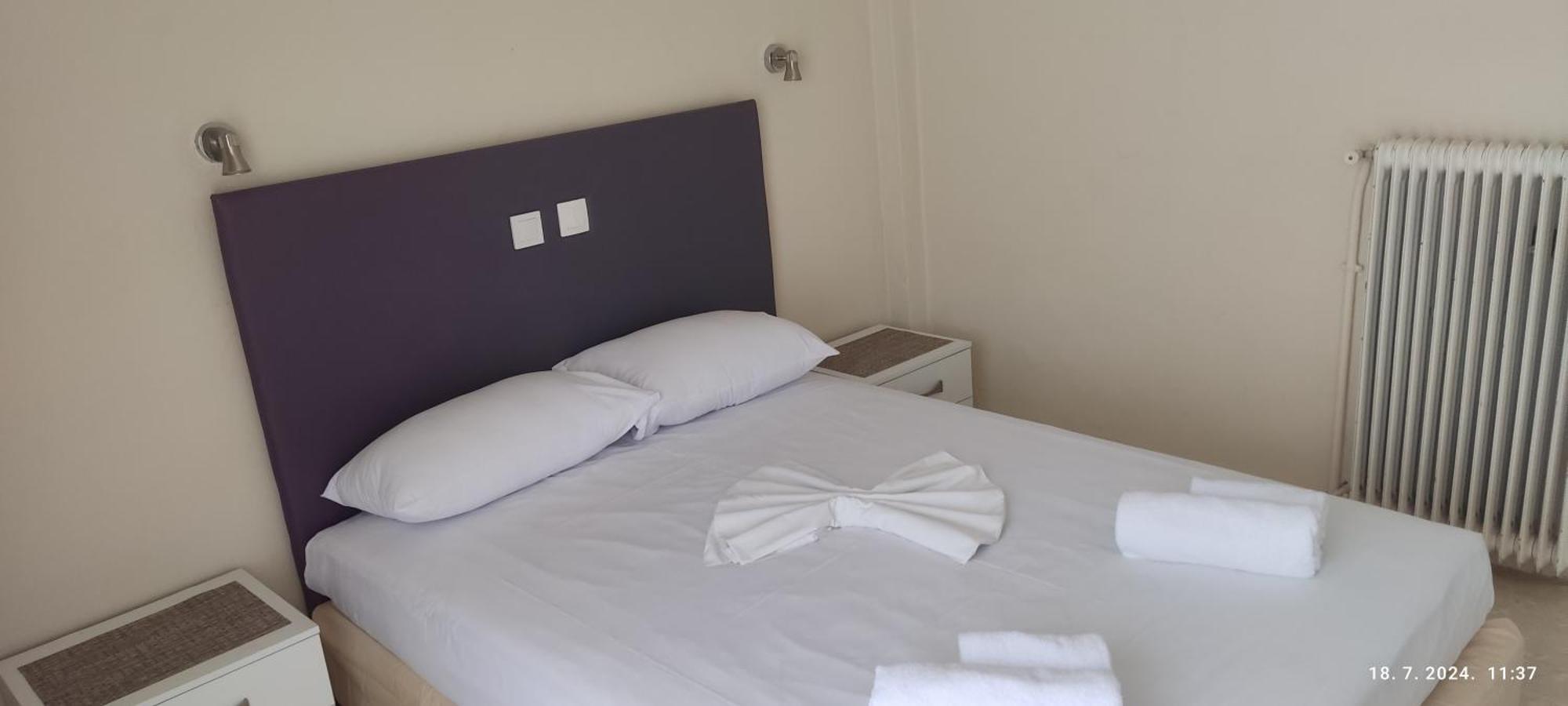 Pantheon Hall Hotel Mesongi Bagian luar foto