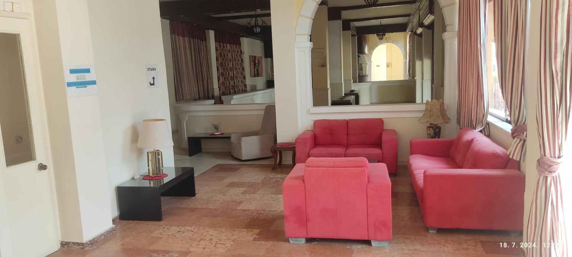 Pantheon Hall Hotel Mesongi Bagian luar foto