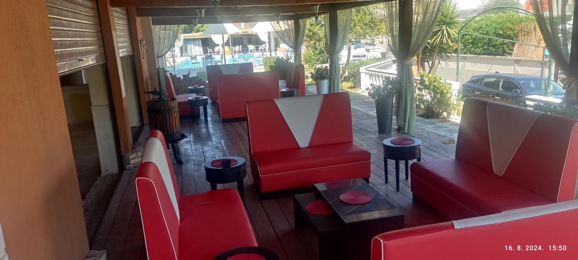 Pantheon Hall Hotel Mesongi Bagian luar foto